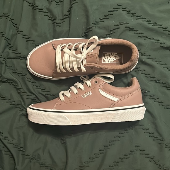 Vans - Picture 3 of 3